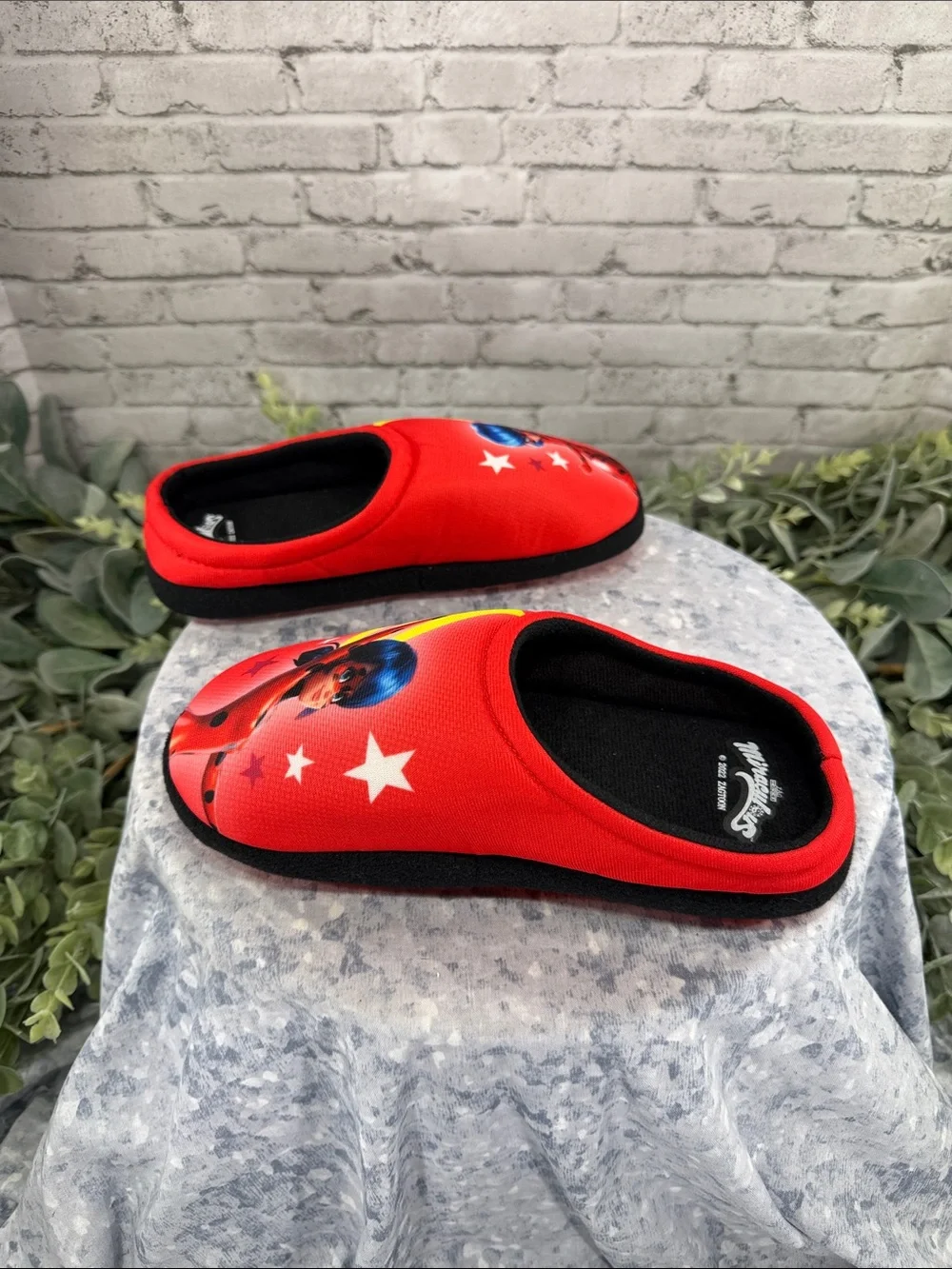 MIRACULOUS “Lady Bug” Red & Yellow Plush Foam Slippers - Girls 2-3 ❤️ NWOT